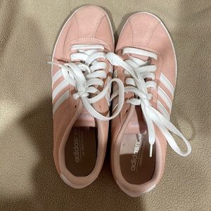 ADIDAS PINK CASUAL SNEAKER. GENTLY WORN.
